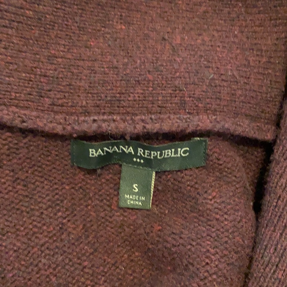 Banana Republic size S mans sweater preowned no rips or smell - Picture 3 of 3